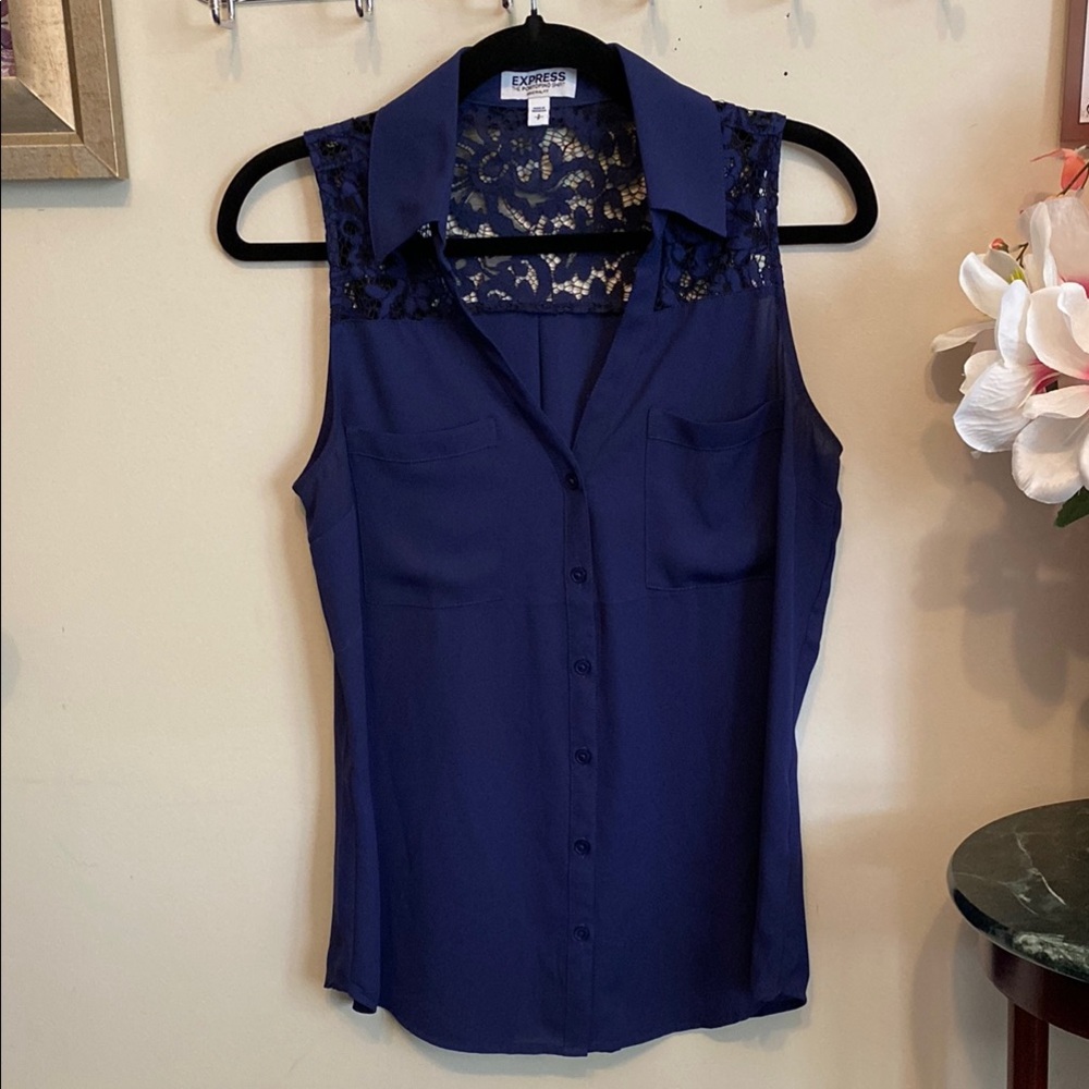 Express Navy Sleeveless Fitted Blouse with Notched Collar Size Small.
